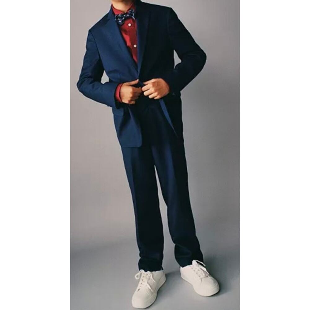 Tommy Hilfiger Big Boys Long Sleeve Stretch Solid Poplin Shirt and Bow Tie 14R